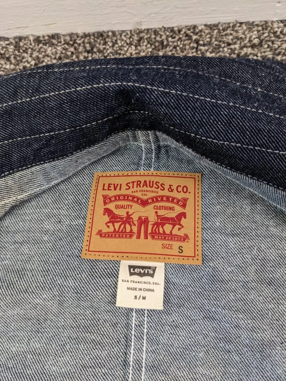 Levi's Upside-Downable Trucker in Rinse Convertible Denim Jean Jacket S/M